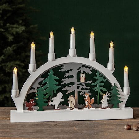 Adventsljusstake Forest Friends 45x33 cm 7 ljus Batteridriven - Vit / Grön / Brun - Inredning - Dekoration & inredningsdetaljer - Julpynt & juldekoration