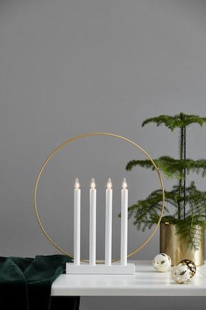 Glory Ljusstake 42 cm - vit/mässingsfärgad - Inredning - Dekoration & inredningsdetaljer - Julpynt & juldekoration