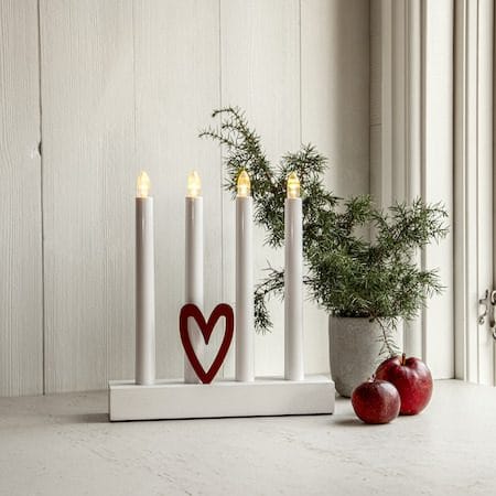 Hilma Adventsljusstake 22 cm - Ljusstake i Trä - Vit - Inredning - Dekoration & inredningsdetaljer - Julpynt & juldekoration