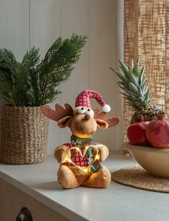 Joylight Dekorationsfigur 12 cm - brun med röda, gröna och vita detaljer - Inredning - Dekoration & inredningsdetaljer - Julpynt & juldekoration