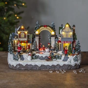 Juldekoration Iceville Roterande Julby med Skridskoåkare 32x19 cm - Flerfärgad - Inredning - Dekoration & inredningsdetaljer - Julpynt & juldekoration