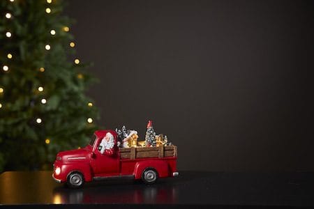 Juldekoration Merryville Tomte med Pickup 28,5x14 cm - Flerfärgad - Inredning - Dekoration & inredningsdetaljer - Julpynt & juldekoration