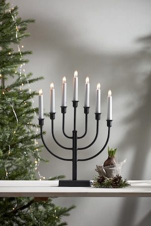 Kristina Adventsljusstake 31 cm - Ljusstake i Metall för Advent - Svart - Inredning - Dekoration & inredningsdetaljer - Julpynt & juldekoration