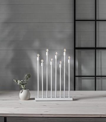 Ladda Adventsljusstake 29 cm - Elljusstake i Metall för Fönster - Vit - Inredning - Dekoration & inredningsdetaljer - Julpynt & juldekoration