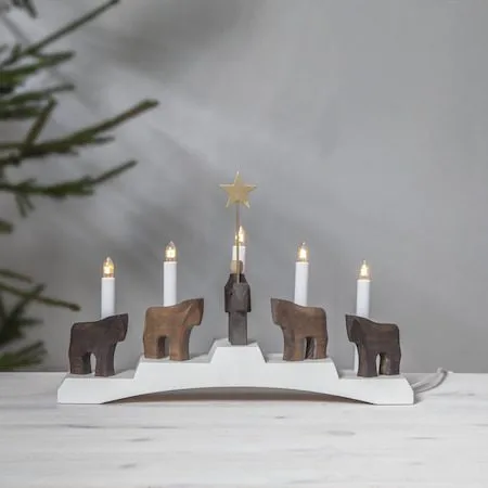 Ljusstake Staffans Fålar 45x29 cm Trä 5 ljus E10 - Vit / Brun - Inredning - Dekoration & inredningsdetaljer - Julpynt & juldekoration