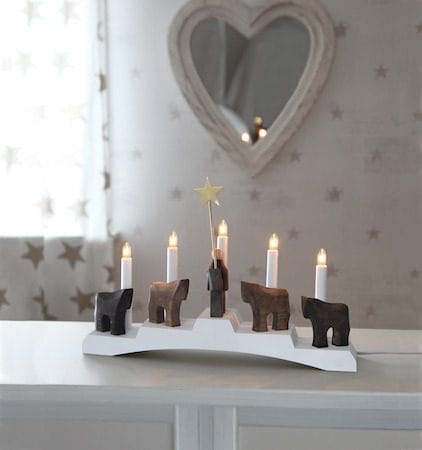 Ljusstake Staffans Fålar 45x29 cm Trä 5 ljus E10 - Vit / Brun - Inredning - Dekoration & inredningsdetaljer - Julpynt & juldekoration