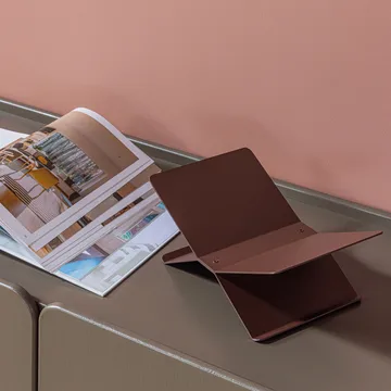 Bokstöd Liggande Brook 29 cm - Mörkbrun - Inredning - Dekoration & inredningsdetaljer - Prydnadssaker - Bokstöd