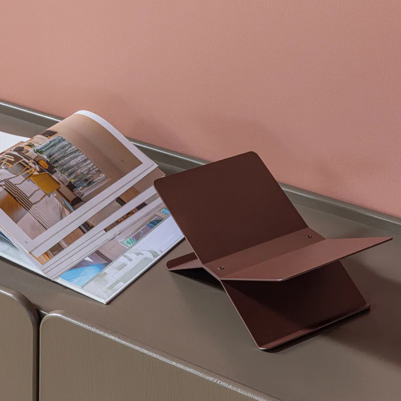 Bokstöd Liggande Brook 29 cm - Mörkbrun - Inredning - Dekoration & inredningsdetaljer - Prydnadssaker - Bokstöd