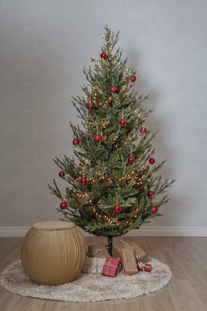Konstgjord Julgran Uppsala 210 cm - Grön - Inredning - Dekoration & inredningsdetaljer - Julpynt & juldekoration - Plastgran