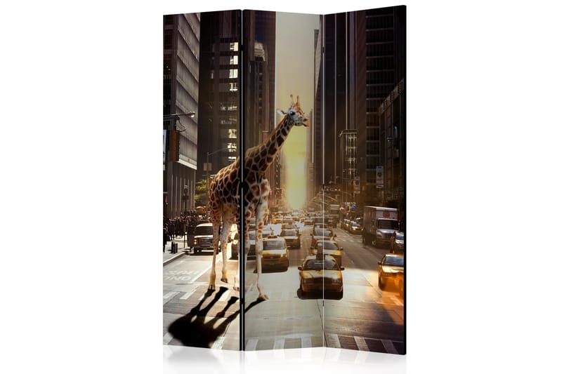Rumsavdelare Giraffe in the Big City 135x172 cm - Artgeist sp. z o. o. - Rumsavdelare - Vikvägg