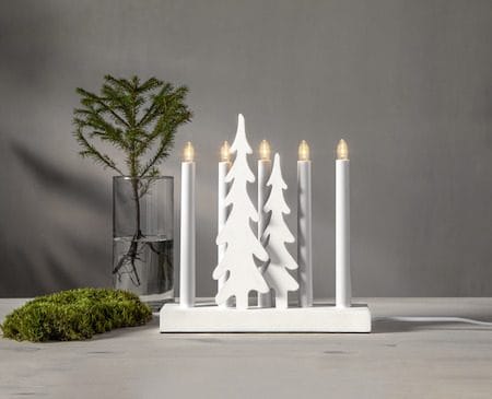 Skog Adventsljusstake 26.5 cm - Ljusstake i Trä - Vit - Inredning - Dekoration & inredningsdetaljer - Julpynt & juldekoration