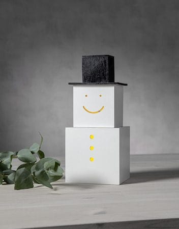 SNOWMAN Inomhusdekoration 29,5 cm - vit - Inredning - Dekoration & inredningsdetaljer - Julpynt & juldekoration