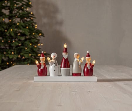 Tomtefamilj Ljusstake 33.5 cm - flerfärgad - Inredning - Dekoration & inredningsdetaljer - Julpynt & juldekoration