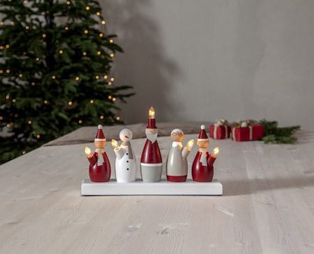 Tomtefamilj Ljusstake 33.5 cm - flerfärgad - Inredning - Dekoration & inredningsdetaljer - Julpynt & juldekoration