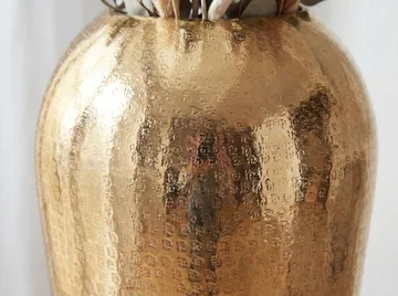 Kelar Golvvas i aluminium - Guld - Inredning - Dekoration & inredningsdetaljer - Vas - Blomvas