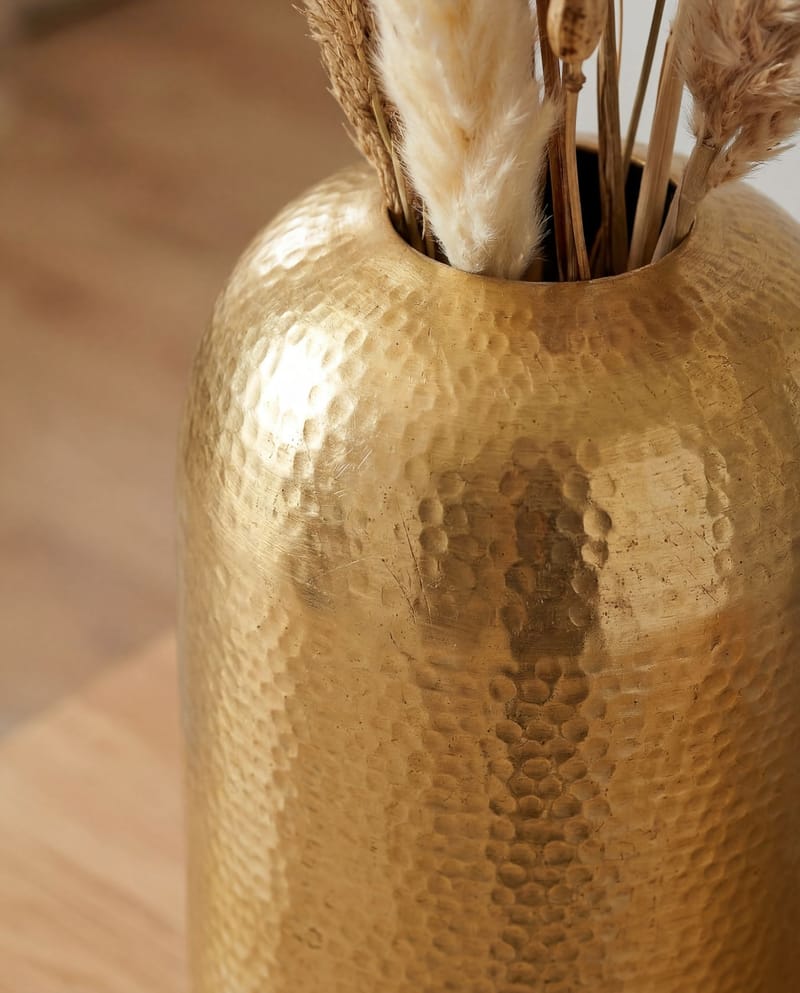 Korva Golvvas 45 cm i aluminium - Guld - Inredning - Dekoration & inredningsdetaljer - Vas - Blomvas