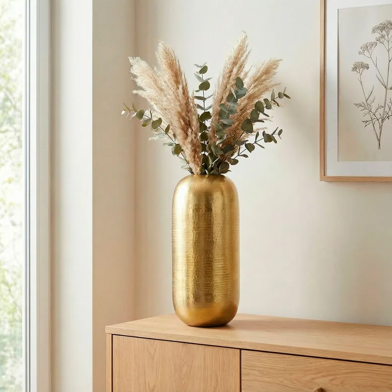 Korva Golvvas 45 cm i aluminium - Guld - Inredning - Dekoration & inredningsdetaljer - Vas - Blomvas