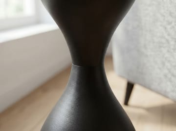 Relvik Runt sidobord 23 cm i metall och glas - Svart - Inredning - Dekoration & inredningsdetaljer - Vas - Blomvas