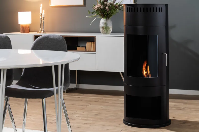 Corbo Fristående Rund Etanolkamin 112x45x45 cm i Glas och rostfritt stål - Svart - Inredning - Kaminer - Kamin utan skorsten - Etanolkamin