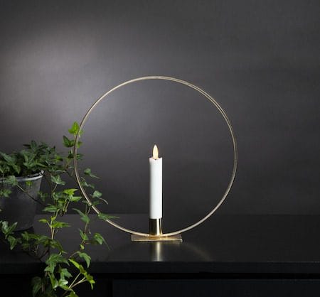 Flamme Ring Inomhusdekoration 28.5 cm - mässing/vit - Inredning - Ljus & dofter - Ljusstakar & ljuslyktor