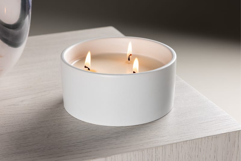 Douglas Doftljus - Offwhite - Inredning - Ljus & dofter - Rumsdoft & luftfräschare - Doftljus