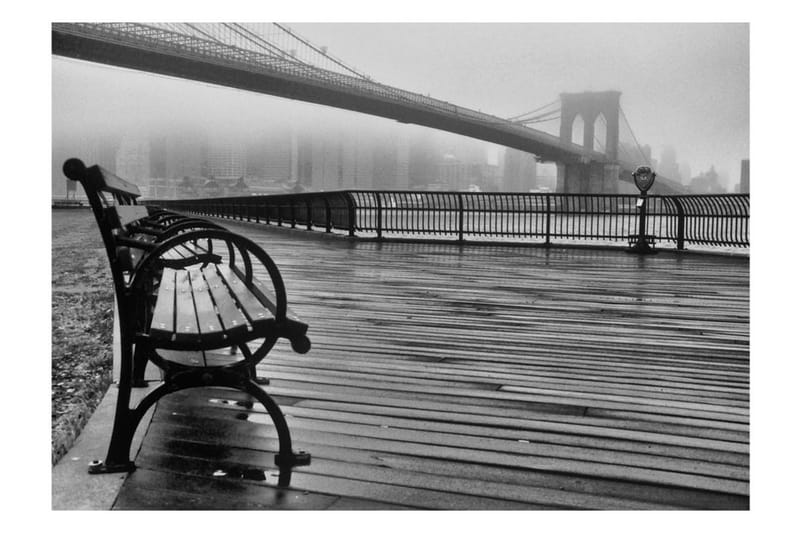 Fototapet A Foggy Day On The Brooklyn Bridge 150x105 - Artgeist sp. z o. o. - Tapeter vardagsrum - Fototapet - Kökstapeter - Tapeter sovrum & sovrumstapet