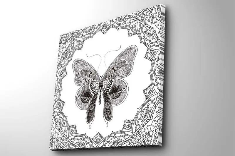 Canvastavla 45x45 cm - Detaljerad fjäril omgiven av ornamentala mönster - Svart / Vitt - Inredning - Tavlor & posters - Canvastavla