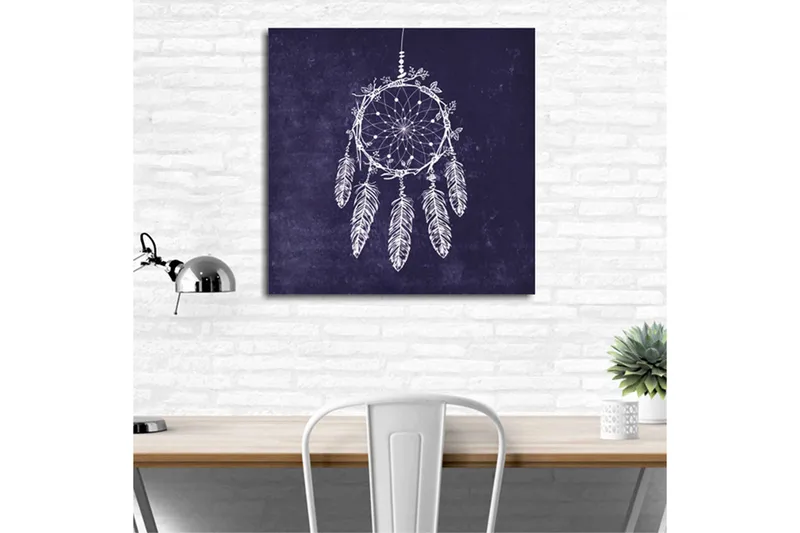 Canvastavla 45x45 cm - Drömfångare med fjädrar i en mörk bakgrund - Mörkblå / Vit - Inredning - Tavlor & posters - Canvastavla
