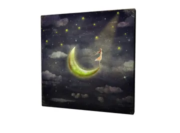 Canvastavla 45x45 cm - Drömlik scen med en kvinna som står på en måne i stjärnklara natten - Mörkblå / Grön / Vit - Inredning - Tavlor & posters - Canvastavla