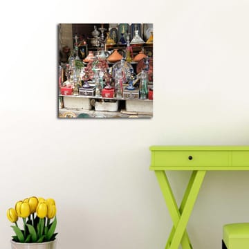 Canvastavla 45x45 cm - Färgglada hantverk och dekorativa föremål i en marknadsställning - Röd / Grön / Orange - Inredning - Tavlor & posters - Canvastavla