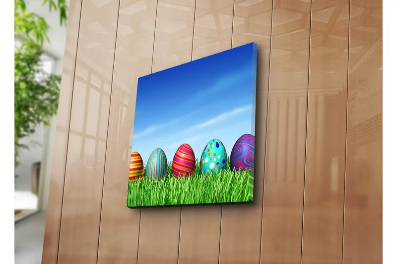 Canvastavla 45x45 cm - Färgglada påskägg i grön gräsmatta - Grön / Blå / Röd - Inredning - Tavlor & posters - Canvastavla