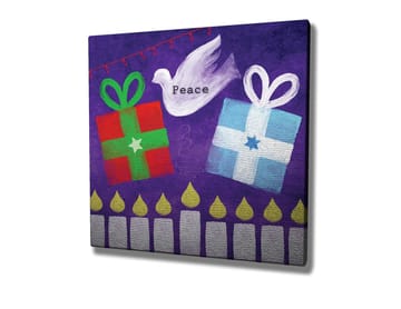 Canvastavla 45x45 cm - Färgglada presenter med en fredsduva i en lekfull komposition - Grön / Röd / Lila - Inredning - Tavlor & posters - Canvastavla