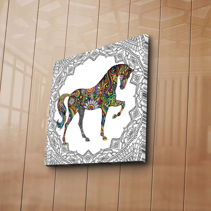 Canvastavla 45x45 cm - Färgglatt hästmotiv med mönster och detaljer - Röd / Grön / Blå - Inredning - Tavlor & posters - Canvastavla