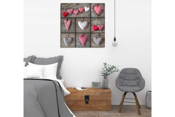 Canvastavla 45x45 cm - Hängande hjärtan i olika mönster och färger - Röd / Grå / Vit - Inredning - Tavlor & posters - Canvastavla