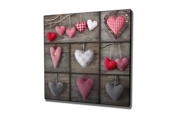 Canvastavla 45x45 cm - Hängande hjärtan i olika mönster och färger - Röd / Grå / Vit - Inredning - Tavlor & posters - Canvastavla