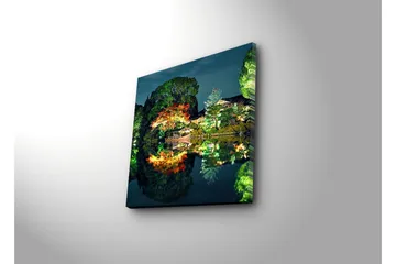 Canvastavla 45x45 cm - Lugn nattlig landskap med reflekterande vatten och färgglada träd - Grön / Röd / Blå - Inredning - Tavlor & posters - Canvastavla