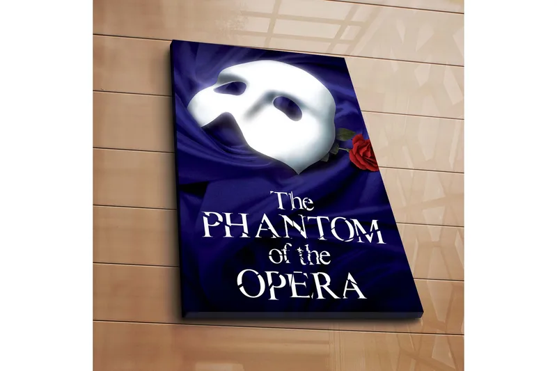 Canvastavla 45x45 cm - Mask med röd ros mot en djupblå bakgrund - Djupblå / Vit / Röd - Inredning - Tavlor & posters - Canvastavla