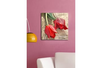 Canvastavla 45x45 cm - Röda tulpaner på en träyta - Röd / Grön - Inredning - Tavlor & posters - Canvastavla