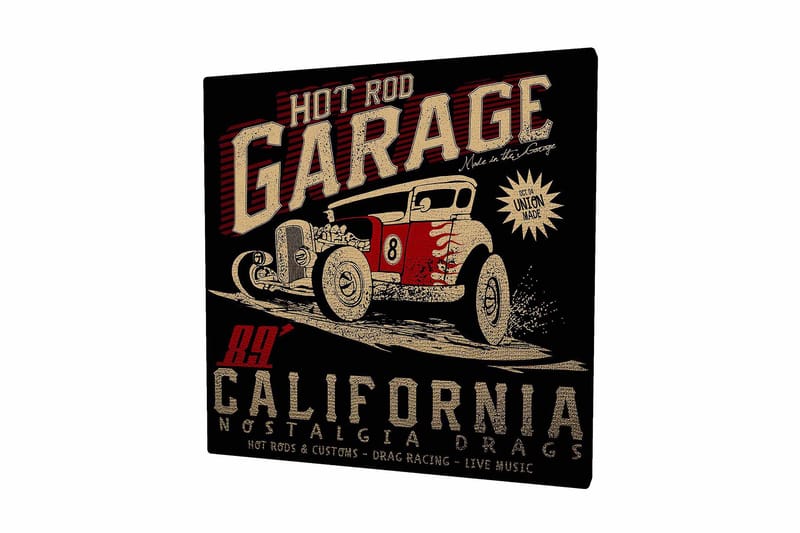 Canvastavla 45x45 cm - Retro hot rod-bil i rörelse, Röd / Svart / Beige