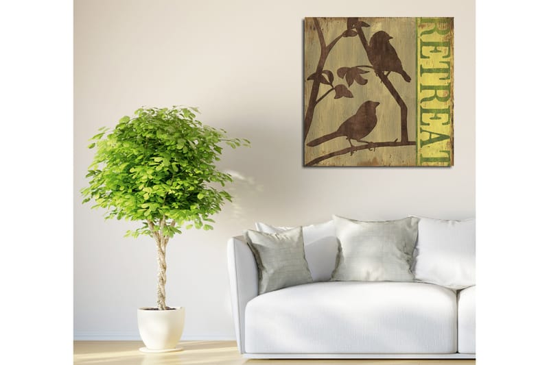 Canvastavla 45x45 cm - Silhuetter av fåglar på en gren med texten RETREAT i bakgrunden - Mörkbrun / Grön / Beige - Inredning - Tavlor & posters - Canvastavla