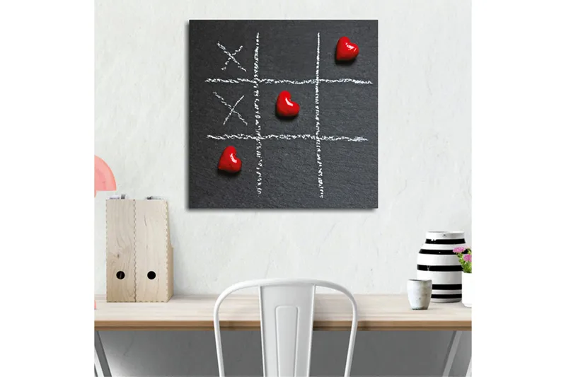 Canvastavla 45x45 cm - Spelplan för tre i rad med hjärtan som spelpjäser - Röd / Vit / Svart - Inredning - Tavlor & posters - Canvastavla
