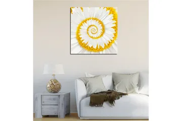Canvastavla 45x45 cm - Spiralformad blomma med vita kronblad och gula detaljer - Vit / Gul - Inredning - Tavlor & posters - Canvastavla