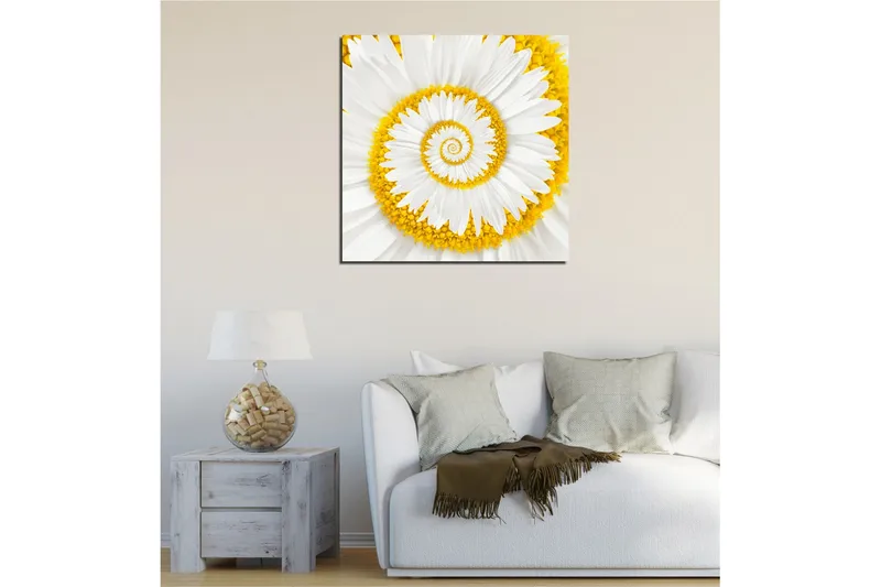 Canvastavla 45x45 cm - Spiralformad blomma med vita kronblad och gula detaljer - Vit / Gul - Inredning - Tavlor & posters - Canvastavla