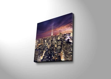 Canvastavla 45x45 cm - Storslagen vy över en stad i skymning med glittrande ljus - Mörkblå / Lila / Guld - Inredning - Tavlor & posters - Canvastavla