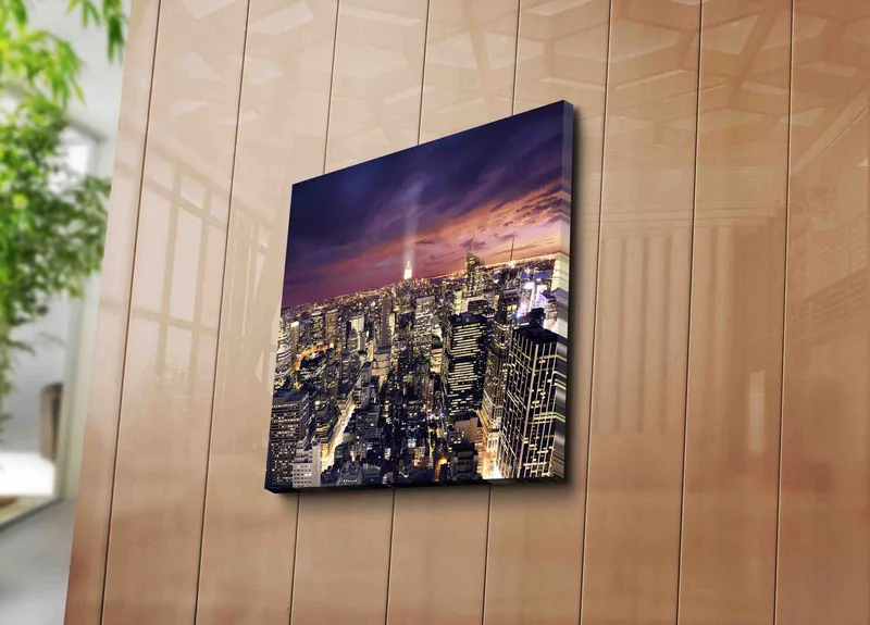 Canvastavla 45x45 cm - Storslagen vy över en stad i skymning med glittrande ljus - Mörkblå / Lila / Guld - Inredning - Tavlor & posters - Canvastavla