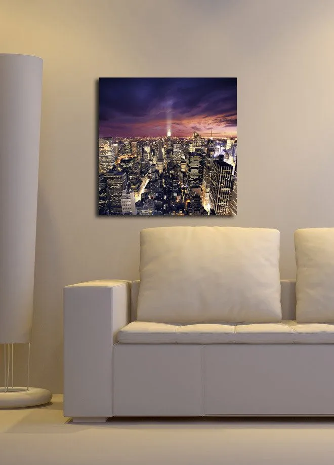 Canvastavla 45x45 cm - Storslagen vy över en stad i skymning med glittrande ljus - Mörkblå / Lila / Guld - Inredning - Tavlor & posters - Canvastavla