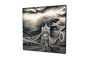 Canvastavla 45x45 cm - Svartvit bild av Tower Bridge med dramatiska moln i bakgrunden - Svart / Vit / Grå - Inredning - Tavlor & posters - Canvastavla