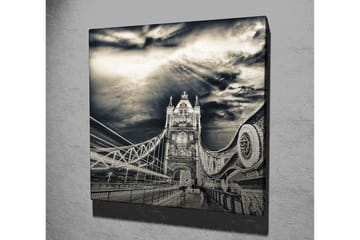 Canvastavla 45x45 cm - Svartvit bild av Tower Bridge med dramatiska moln i bakgrunden - Svart / Vit / Grå - Inredning - Tavlor & posters - Canvastavla