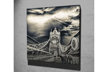 Canvastavla 45x45 cm - Svartvit bild av Tower Bridge med dramatiska moln i bakgrunden - Svart / Vit / Grå - Inredning - Tavlor & posters - Canvastavla