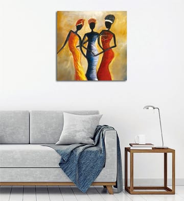 Canvastavla 45x45 cm - Tre stiliserade kvinnor i färgglada klänningar - Röd / Gul / Svart - Inredning - Tavlor & posters - Canvastavla